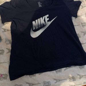 Nike T-Shirt.